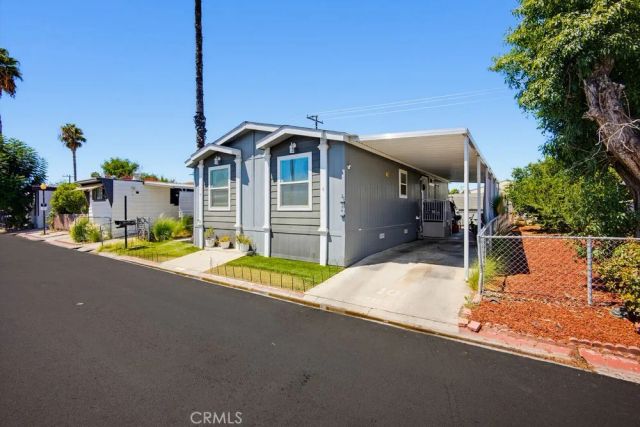 1097 State, Hemet, CA 92543