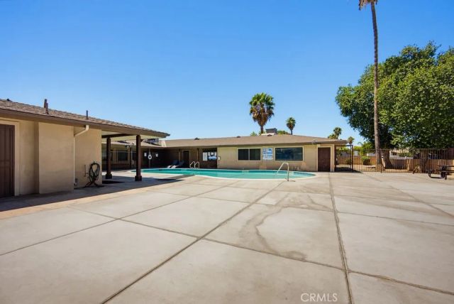 1097 State, Hemet, CA 92543