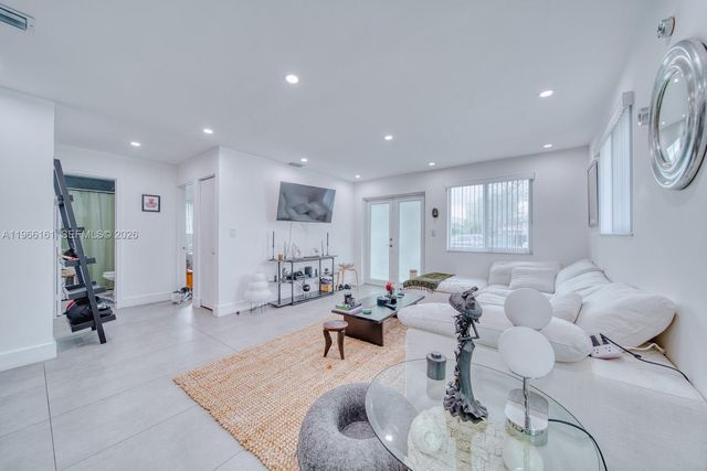 2841 SW 24th Ter, Miami, FL 33145