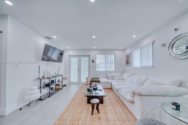 2841 SW 24th Ter, Miami, FL 33145