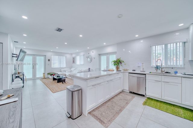 2841 SW 24th Ter, Miami, FL 33145