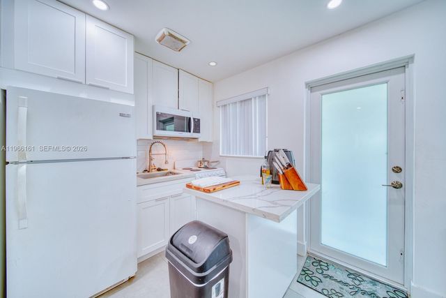 2841 SW 24th Ter, Miami, FL 33145