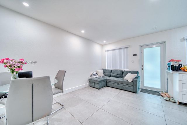 2841 SW 24th Ter, Miami, FL 33145