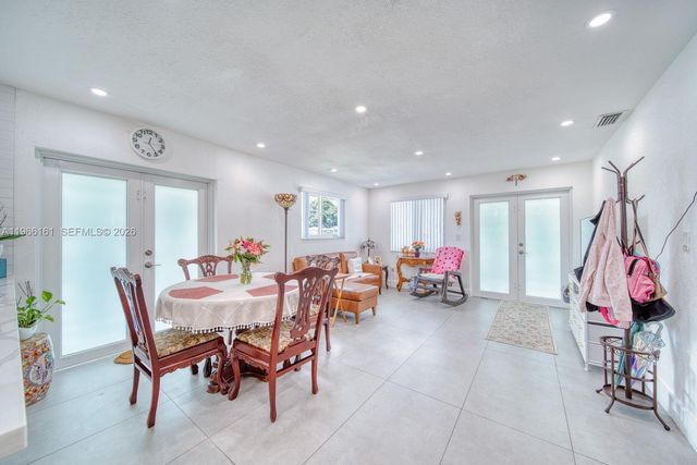 2841 SW 24th Ter, Miami, FL 33145