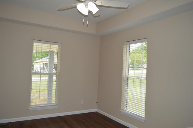 100 W Clinton Street, Heber Springs, AR 72543