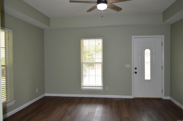 100 W Clinton Street, Heber Springs, AR 72543