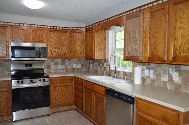 100 W Clinton Street, Heber Springs, AR 72543