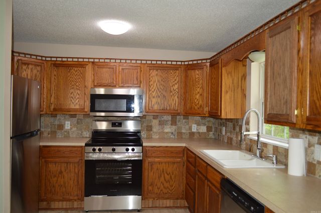 100 W Clinton Street, Heber Springs, AR 72543