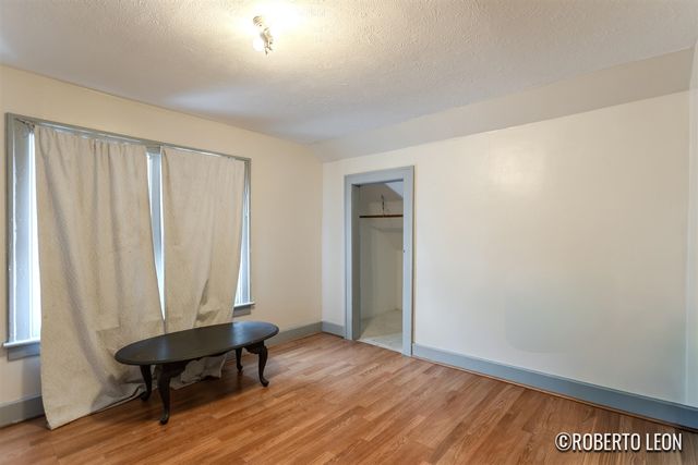 957 Kensington Avenue, Grand Rapids, MI 49503