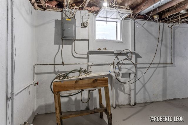 957 Kensington Avenue, Grand Rapids, MI 49503