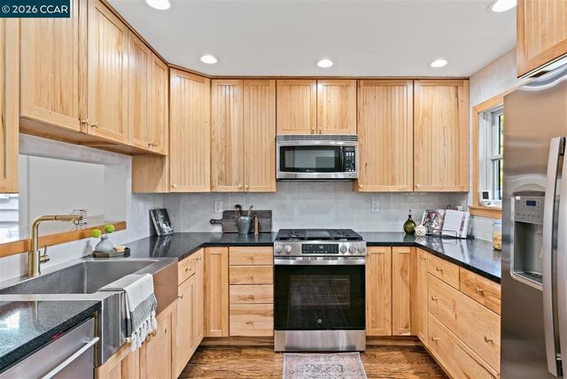 2703 Mathews St, Berkeley, CA 94702