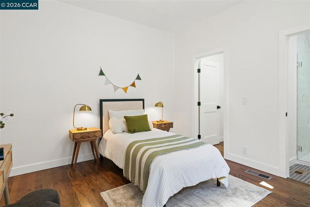 2703 Mathews St, Berkeley, CA 94702