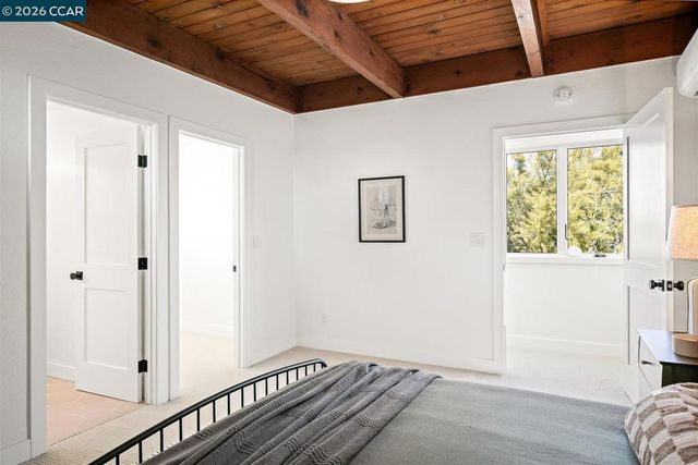 2703 Mathews St, Berkeley, CA 94702
