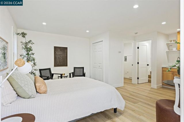 2703 Mathews St, Berkeley, CA 94702