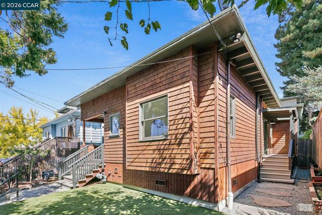 2703 Mathews St, Berkeley, CA 94702