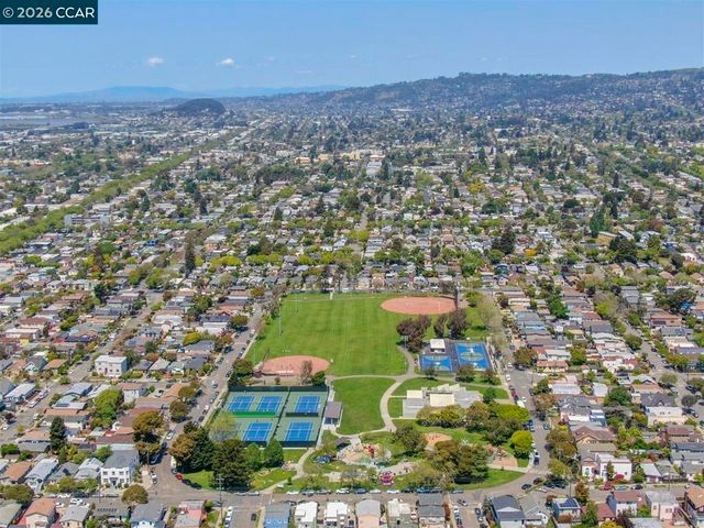 2703 Mathews St, Berkeley, CA 94702
