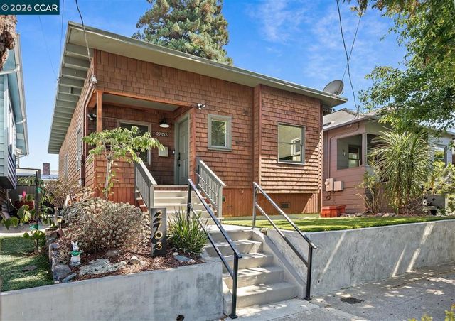 2703 Mathews St, Berkeley, CA 94702
