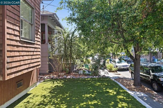 2703 Mathews St, Berkeley, CA 94702
