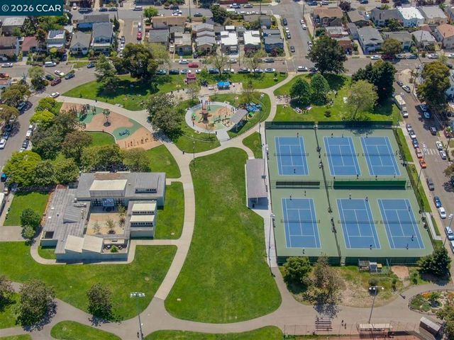 2703 Mathews St, Berkeley, CA 94702
