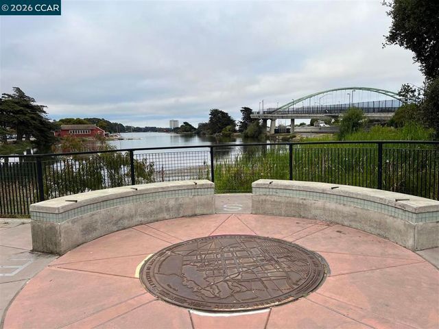 2703 Mathews St, Berkeley, CA 94702