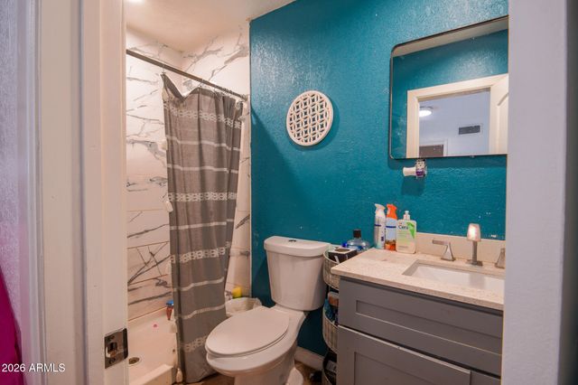 3741 W MORELAND Street, Phoenix, AZ 85009