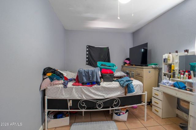 3741 W MORELAND Street, Phoenix, AZ 85009