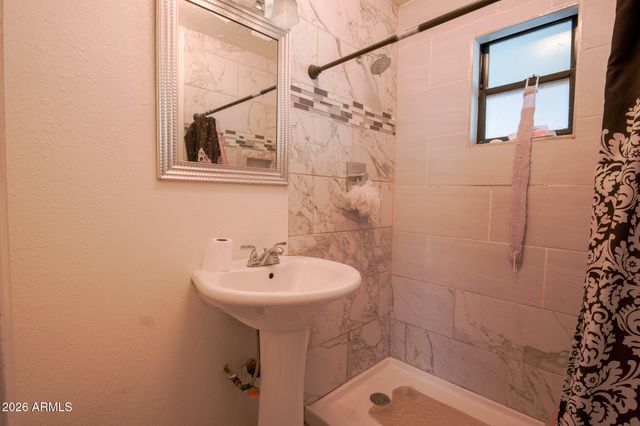 3741 W MORELAND Street, Phoenix, AZ 85009
