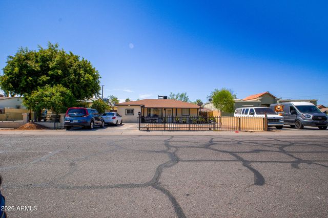 3741 W MORELAND Street, Phoenix, AZ 85009