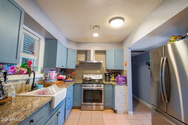 3741 W MORELAND Street, Phoenix, AZ 85009