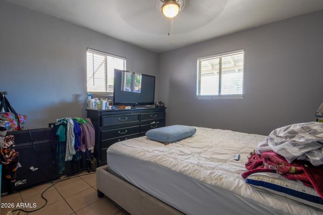 3741 W MORELAND Street, Phoenix, AZ 85009