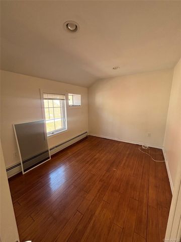 12032 201st Street, Saint Albans, NY 11412