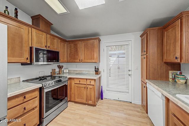 3301 S GOLDFIELD Road 2122, Apache Junction, AZ 85119