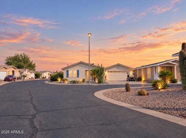3301 S GOLDFIELD Road 2122, Apache Junction, AZ 85119