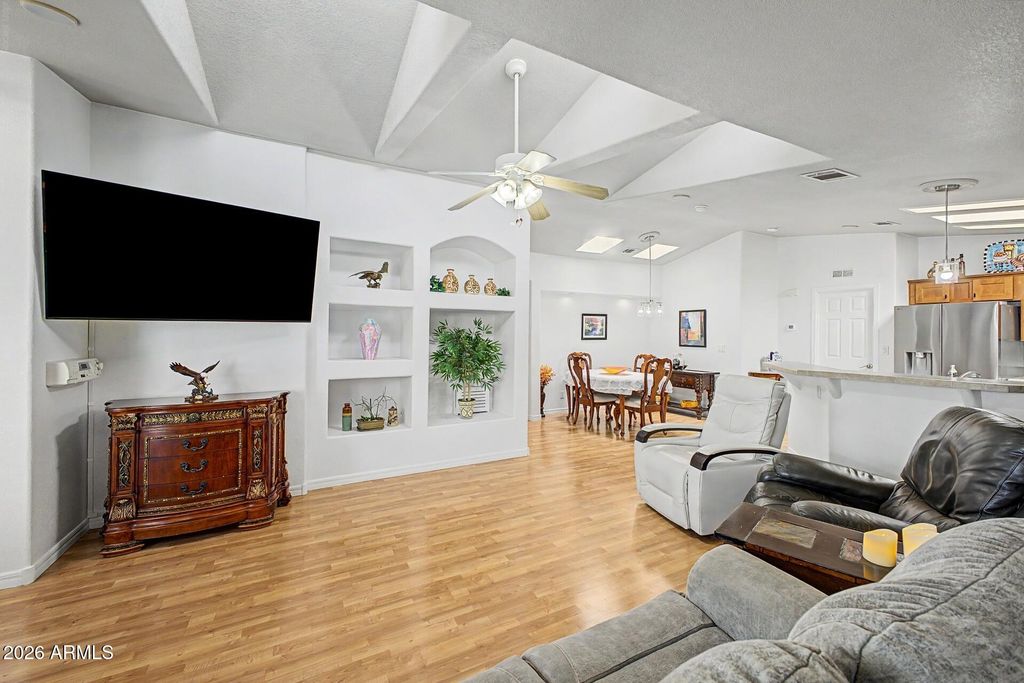 3301 S GOLDFIELD Road 2122, Apache Junction, AZ 85119