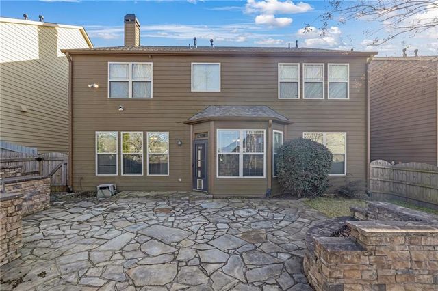 2048 Village Crest NW Drive, Atlanta, GA 30318