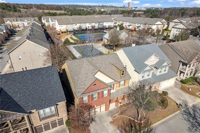 2048 Village Crest NW Drive, Atlanta, GA 30318