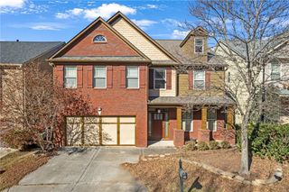 2048 Village Crest NW Drive, Atlanta, GA 30318