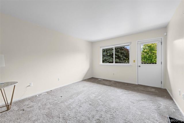 3779 Heritage Parkway 41, Dearborn, MI 48124