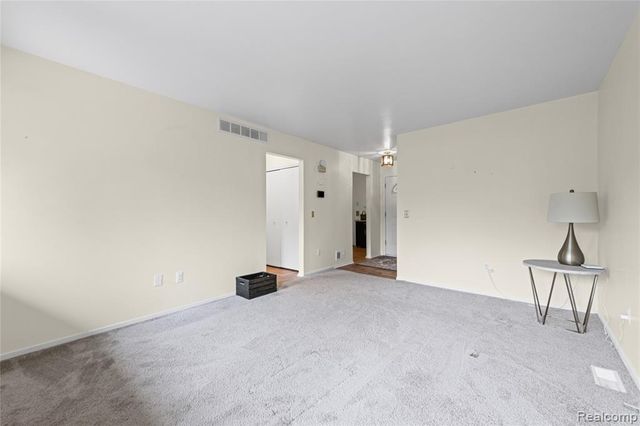 3779 Heritage Parkway 41, Dearborn, MI 48124