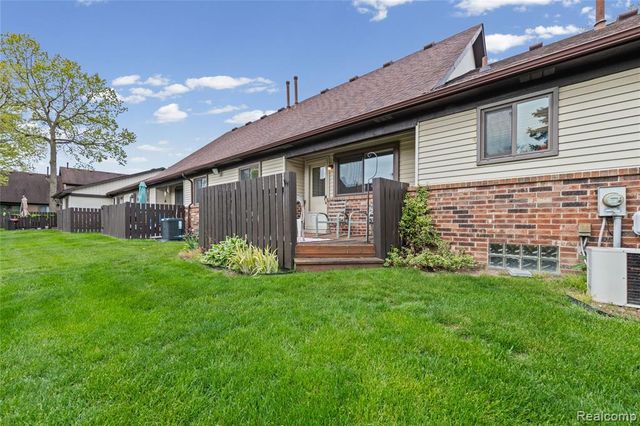 3779 Heritage Parkway 41, Dearborn, MI 48124