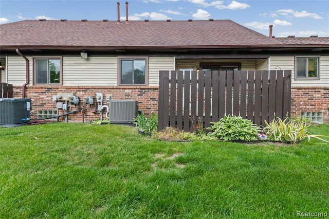 3779 Heritage Parkway 41, Dearborn, MI 48124