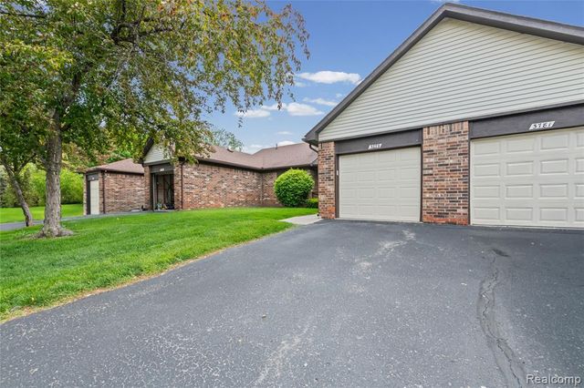 3779 Heritage Parkway 41, Dearborn, MI 48124