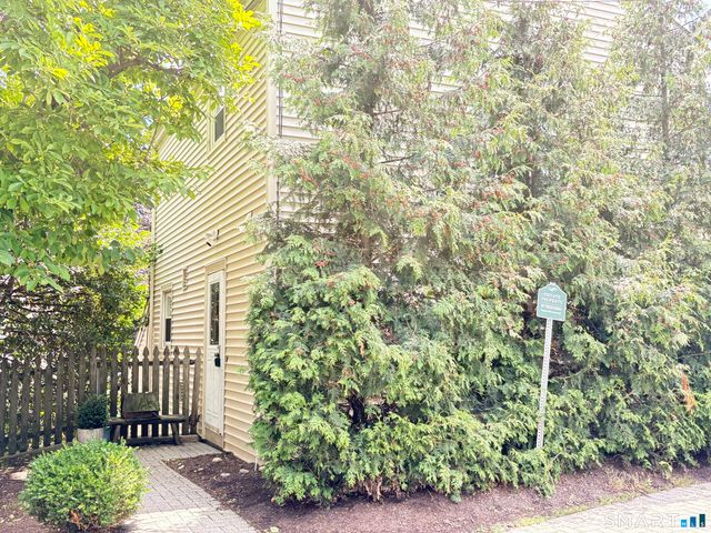 32 Pine Street 21, Norwalk, CT 06854