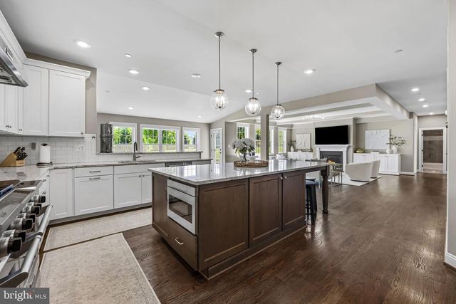 3942 BRIAR KNOLL CIR, Phoenix, MD 21131