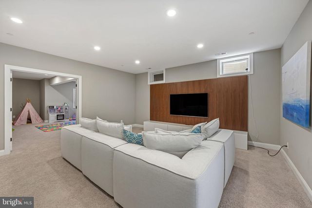 3942 BRIAR KNOLL CIR, Phoenix, MD 21131