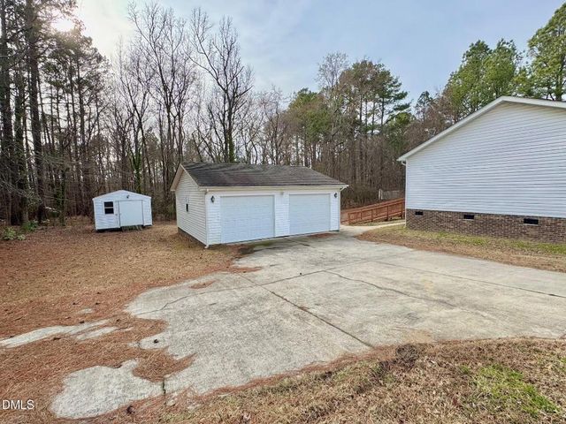 1595 Spring Valley Lake Road, Henderson, NC 27537