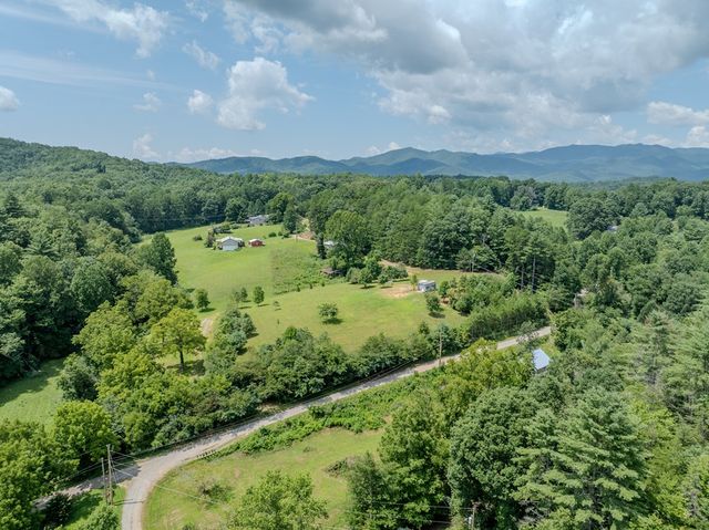 135 Shady Creek Ridge, Marble, NC 28905