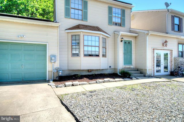 14 BLUE JAY DR, Clementon, NJ 08021