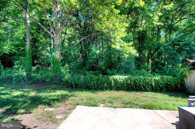 14 BLUE JAY DR, Clementon, NJ 08021