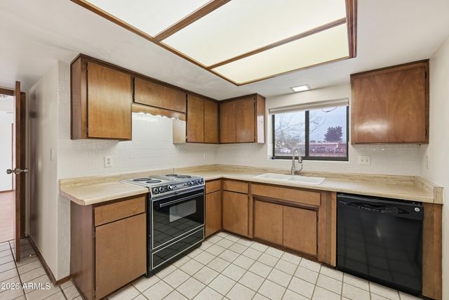 242 E LA CANADA Boulevard, Goodyear, AZ 85338